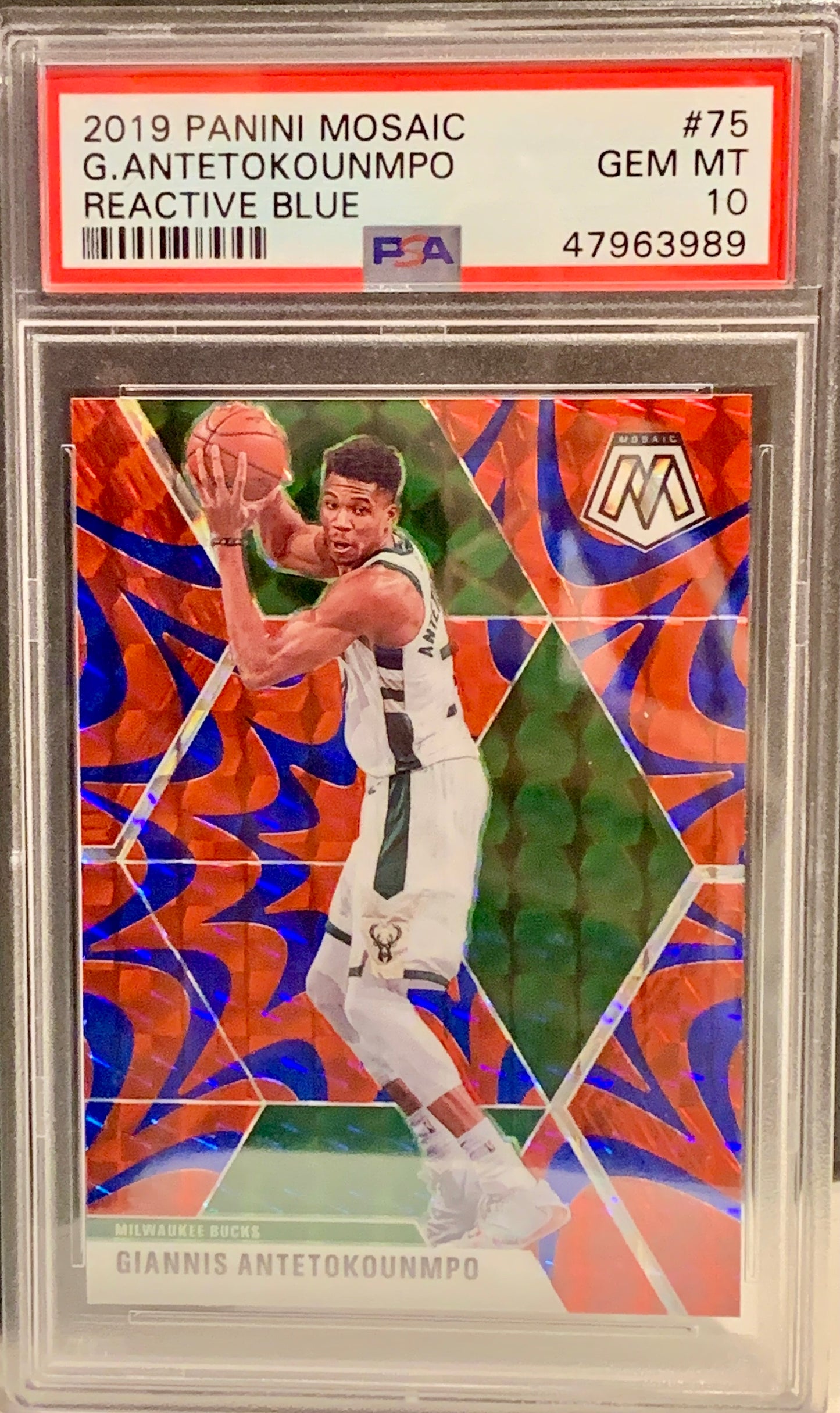 2019 PANINI MOSAIC GIANNIS ANTETOKOUNMPO #75 REACTIVE BLUE GEM MINT 10